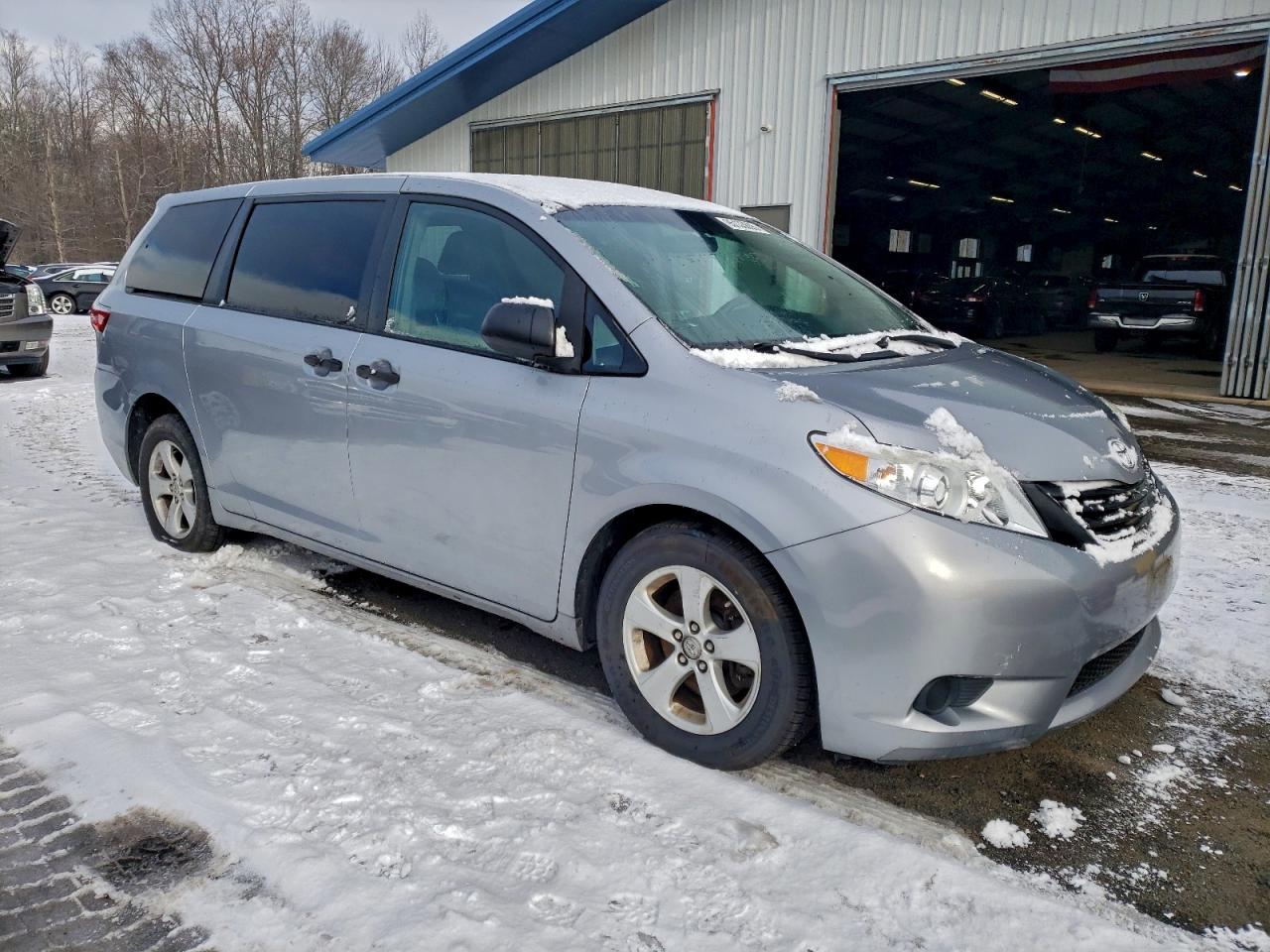 TOYOTA SIENNA