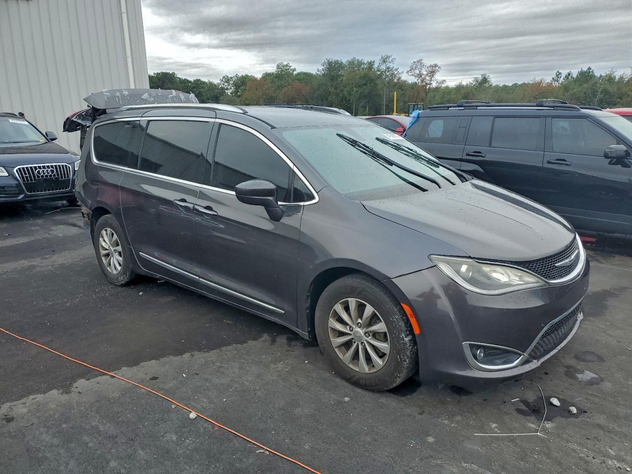 CHRYSLER PACIFICA TOURING L