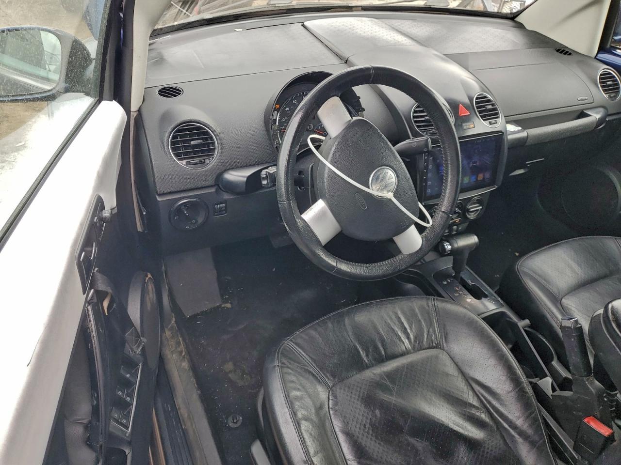 Lot #3316163267 2006 VOLKSWAGEN NEW BEETLE