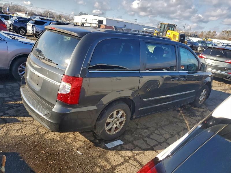 2012 CHRYSLER TOWN & COU #3304515539