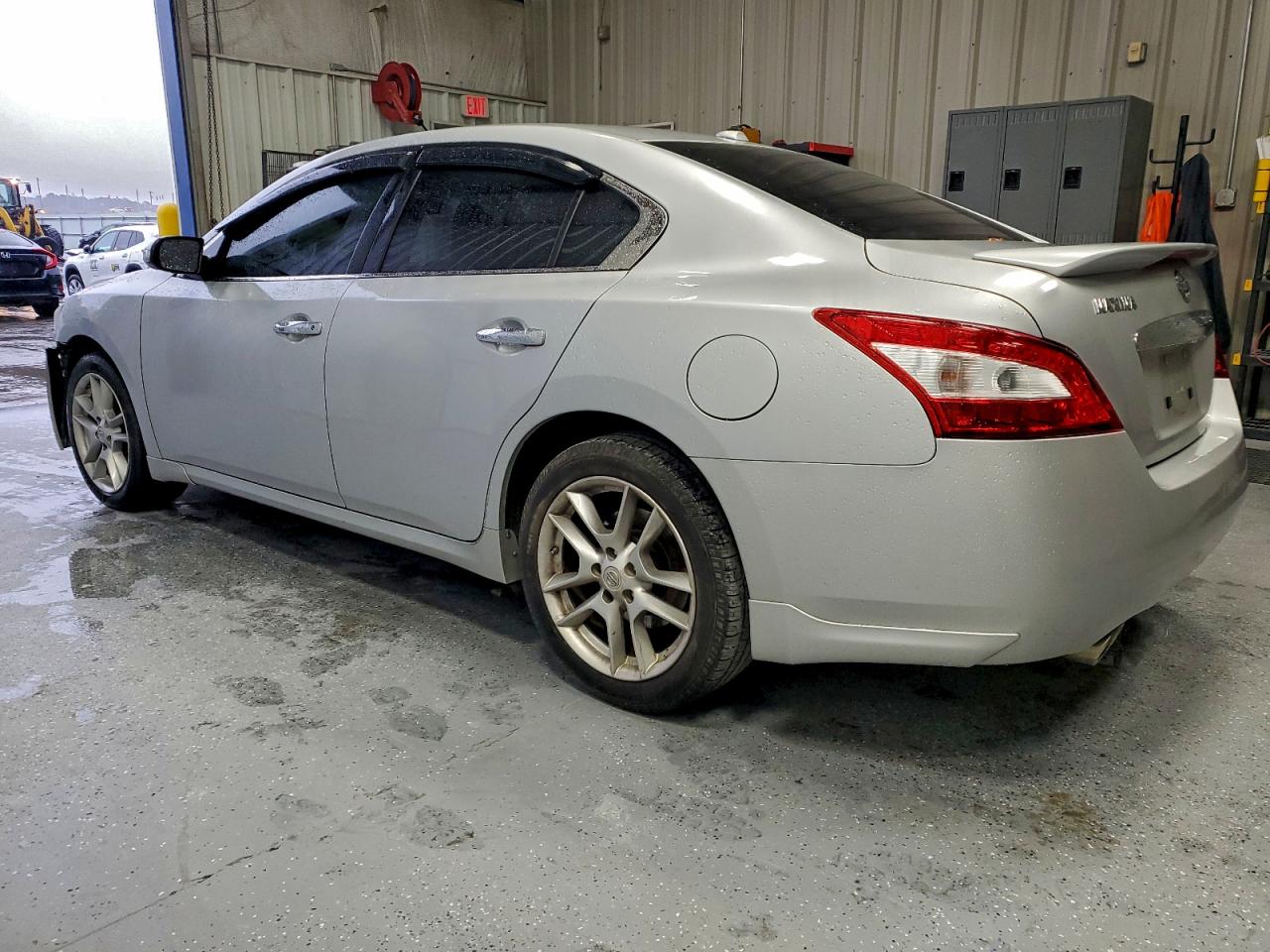 NISSAN MAXIMA S