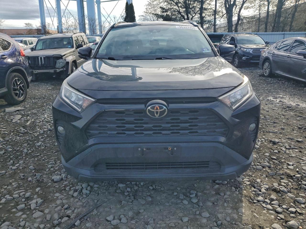 TOYOTA RAV4 XLE PREMIUM