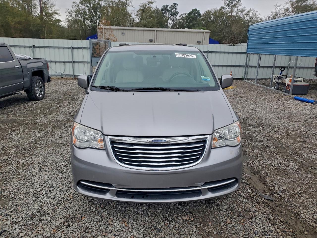 CHRYSLER TOWN & COUNTRY LX