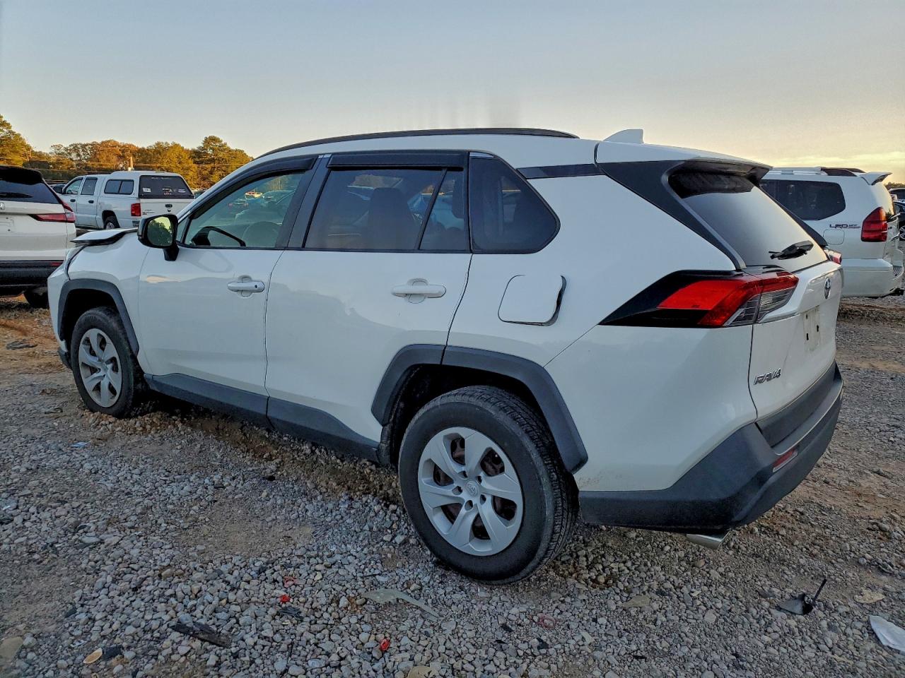 TOYOTA RAV4 LE
