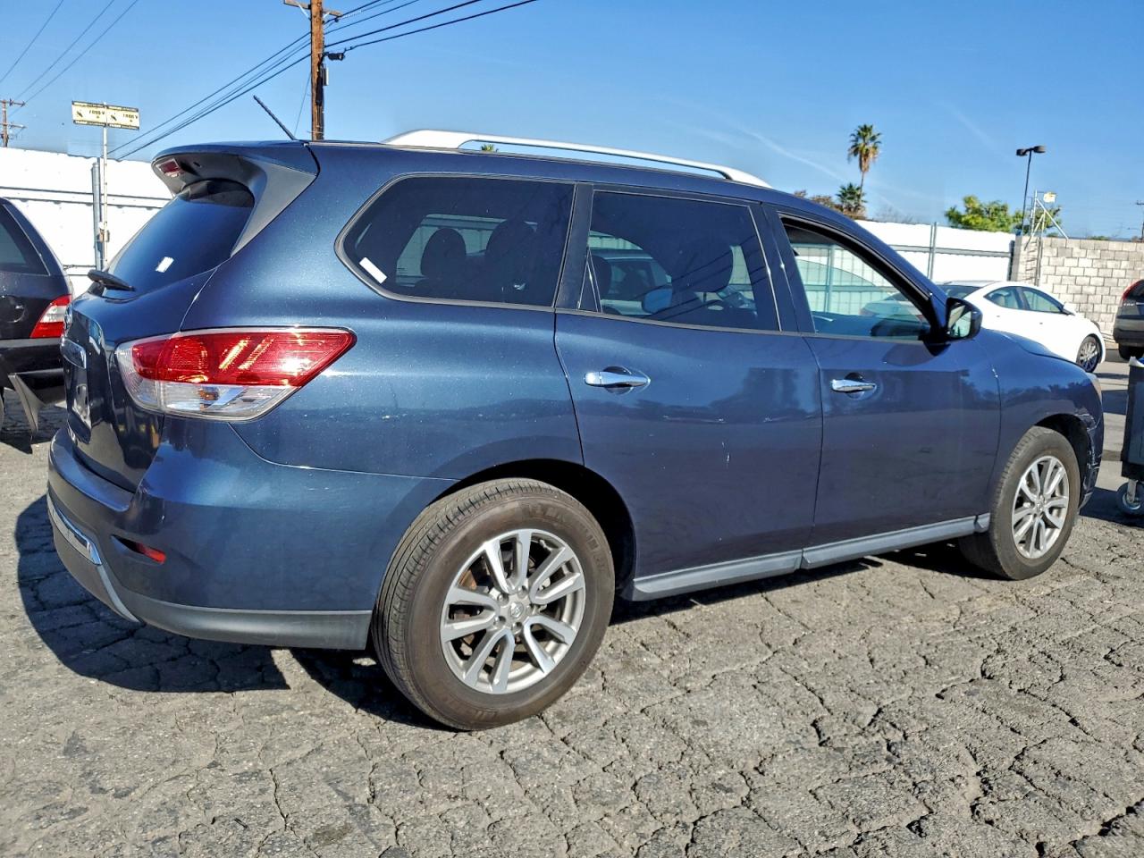 Lot #3318017500 2016 NISSAN PATHFINDER