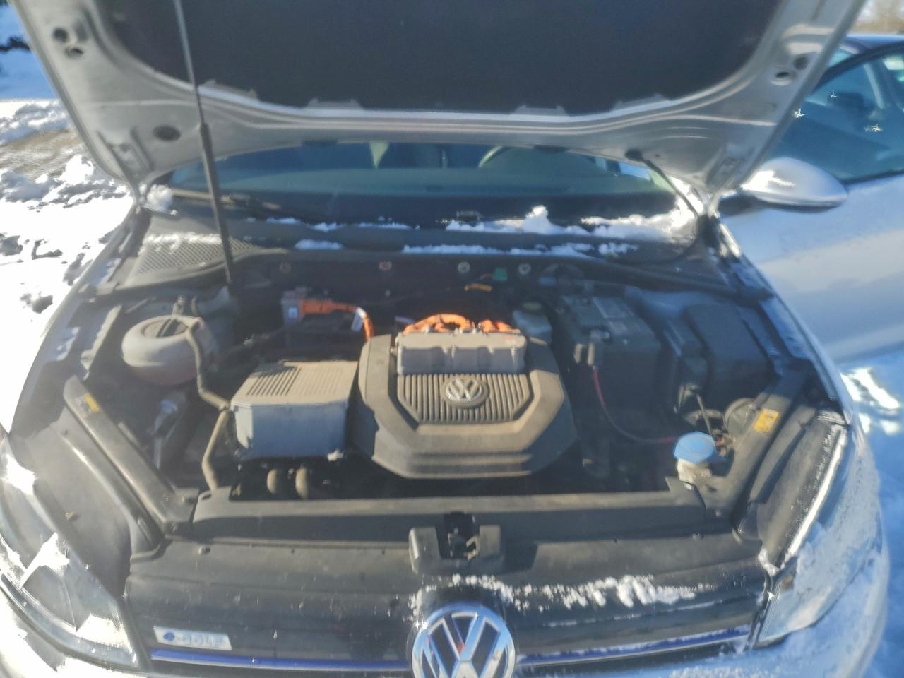 VOLKSWAGEN E-GOLF LIMITED