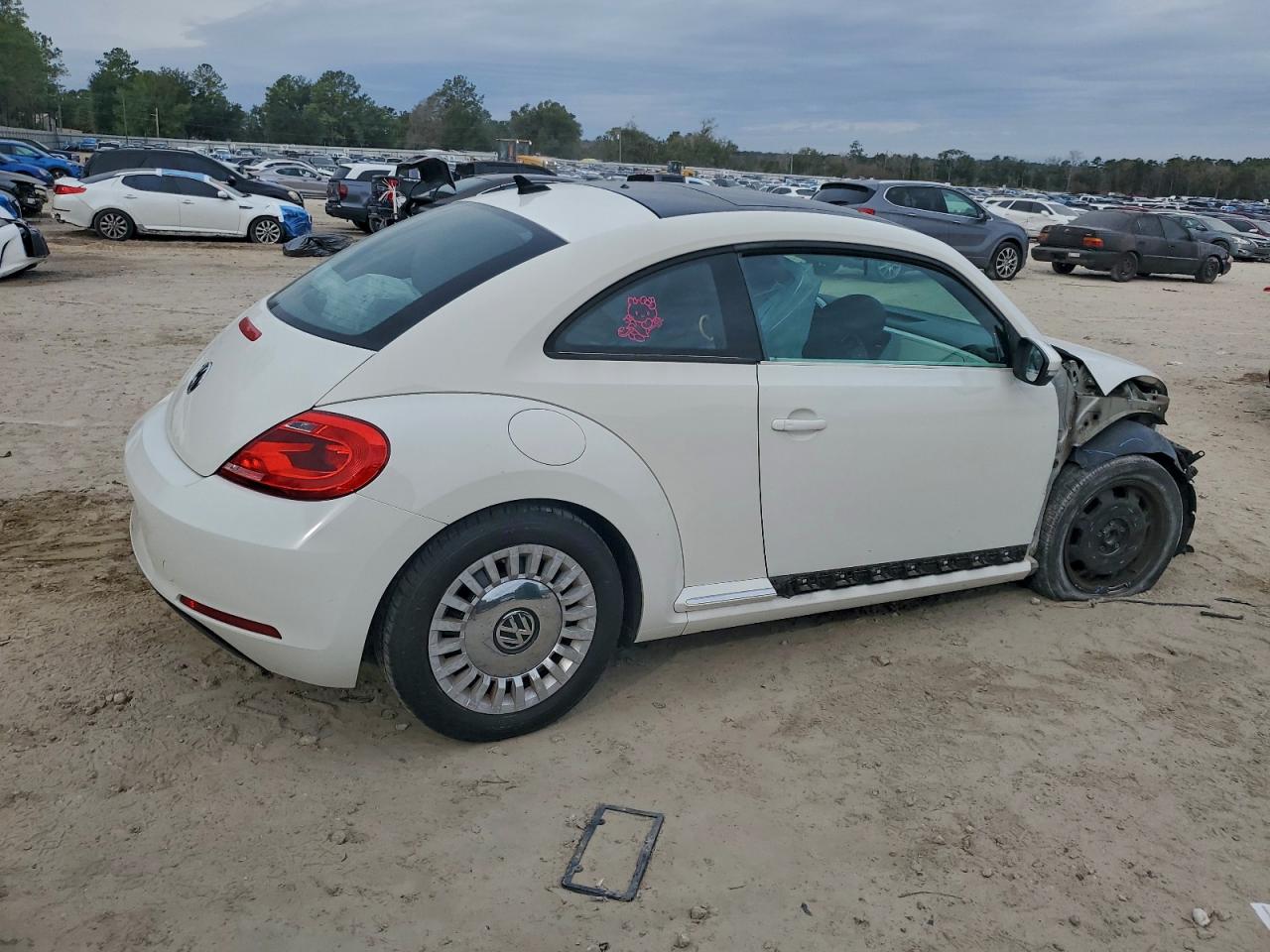 VOLKSWAGEN BEETLE