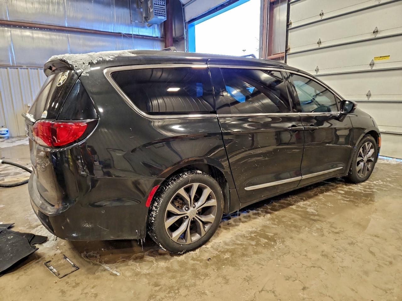 CHRYSLER PACIFICA LIMITED