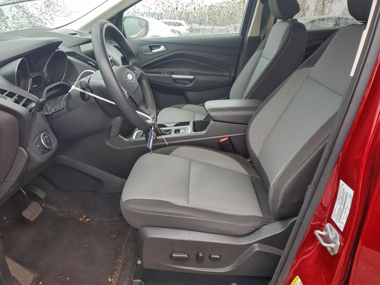 FORD ESCAPE SE