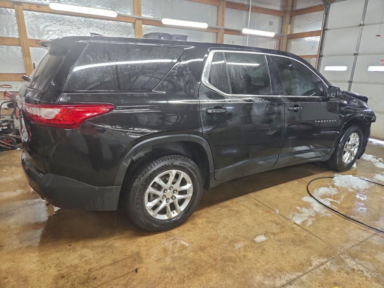 CHEVROLET TRAVERSE LS