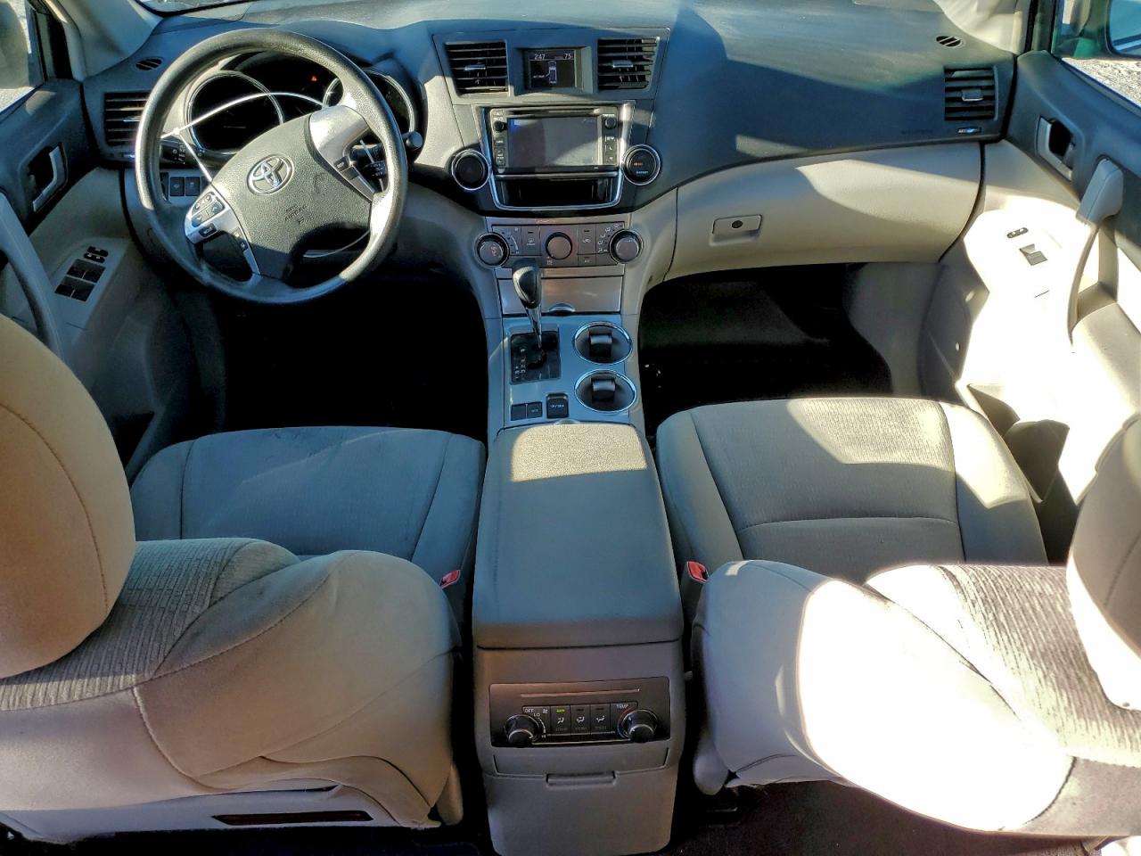 TOYOTA HIGHLANDER BASE
