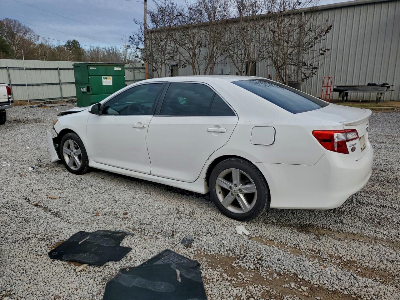 TOYOTA CAMRY BASE