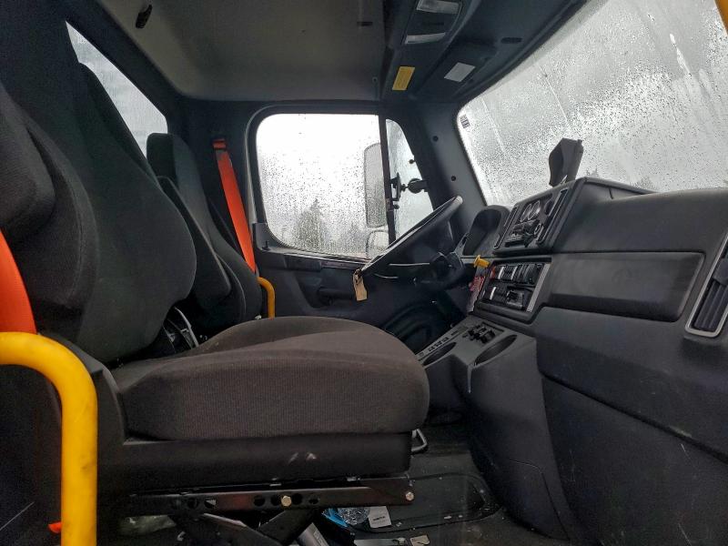 2025 FREIGHTLINER 114SD #3317738066