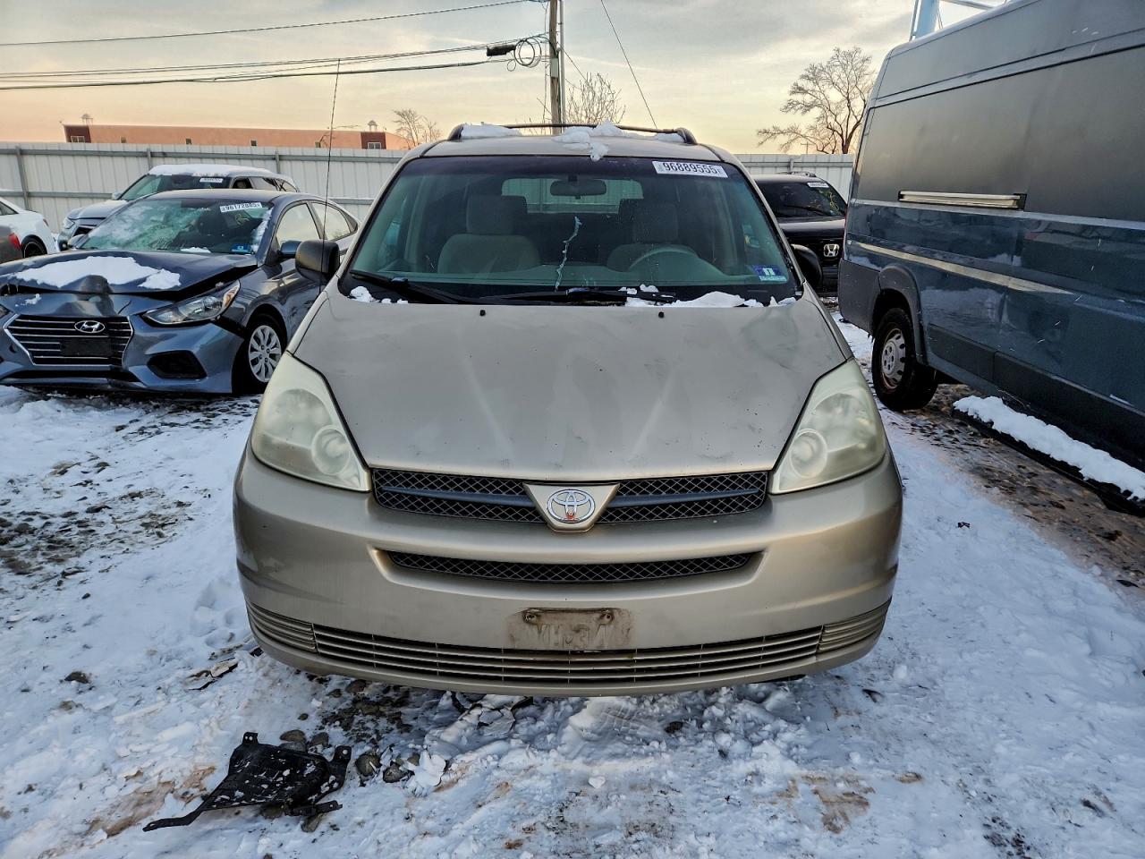 Lot #3317782122 2004 TOYOTA SIENNA CE