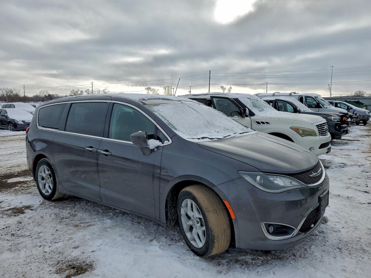 CHRYSLER PACIFICA TOURING PLUS
