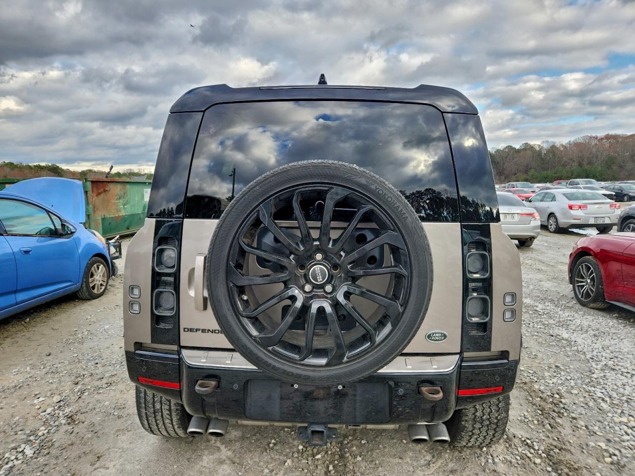 LAND ROVER DEFENDER 110