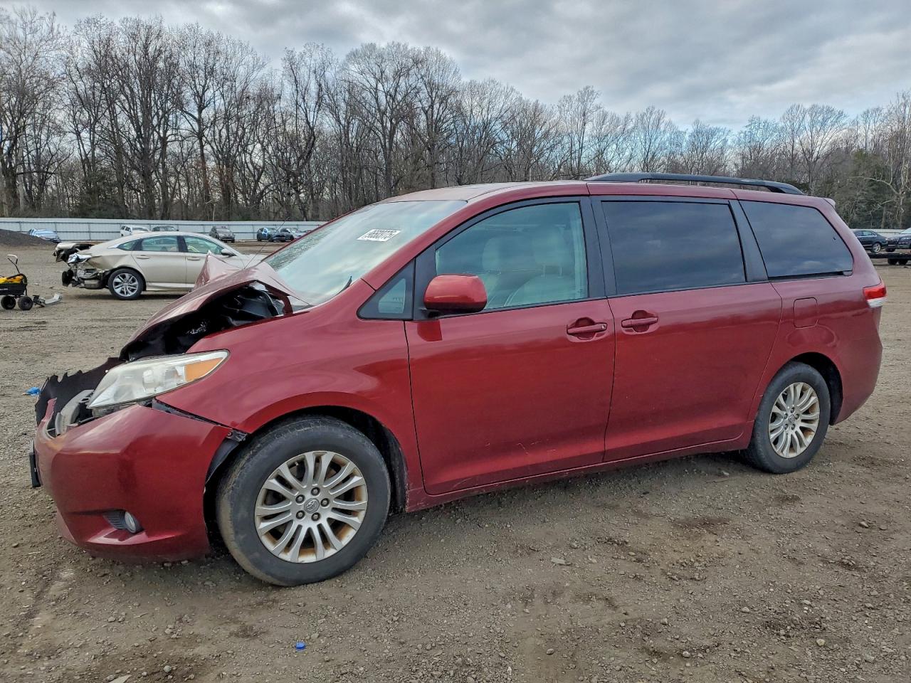 TOYOTA SIENNA XLE