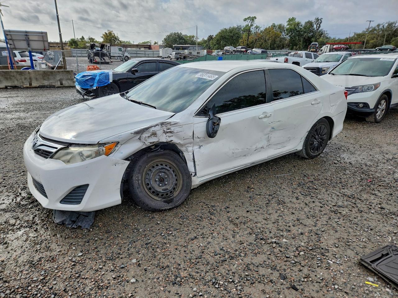 TOYOTA CAMRY BASE