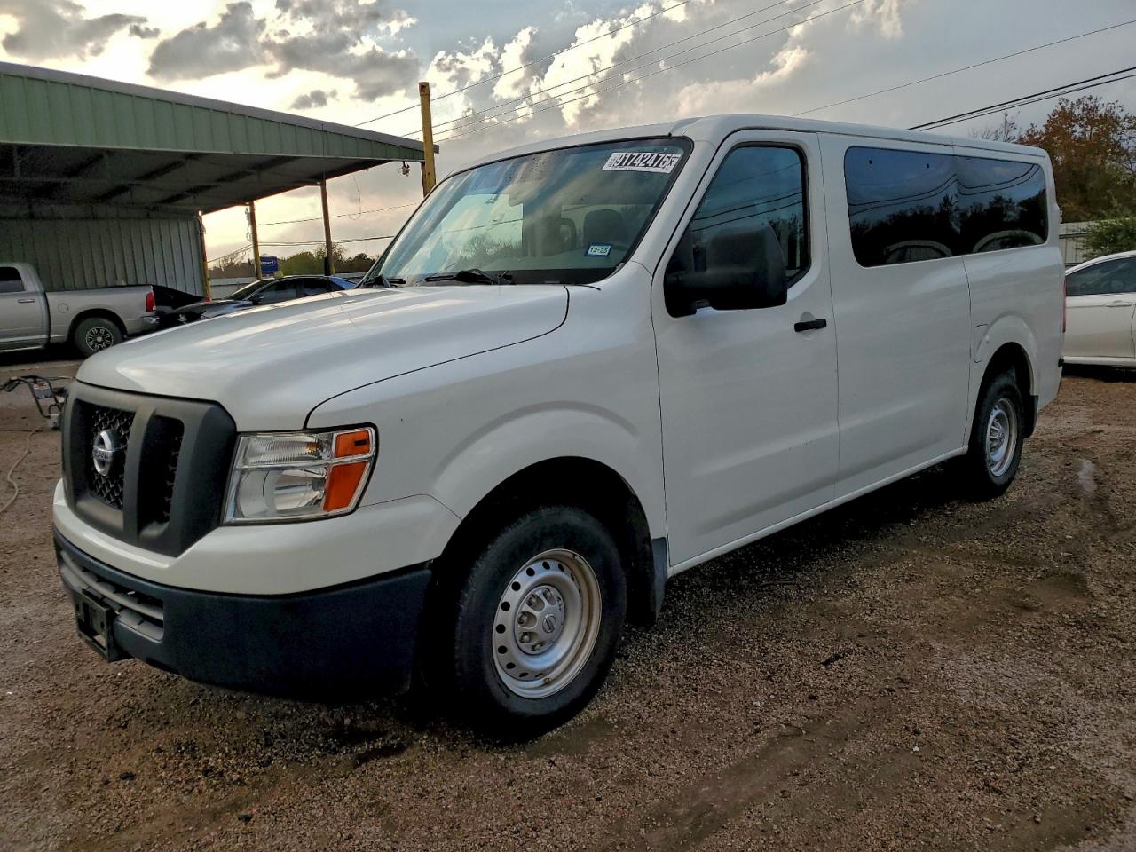 NISSAN NV3500 3500 S