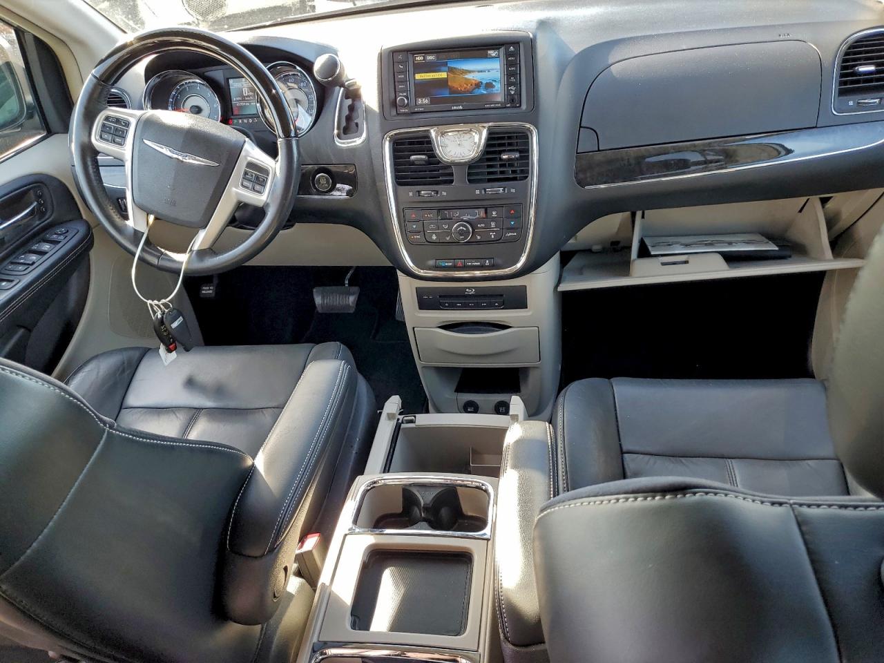 CHRYSLER TOWN & COUNTRY LIMITED PLATINUM