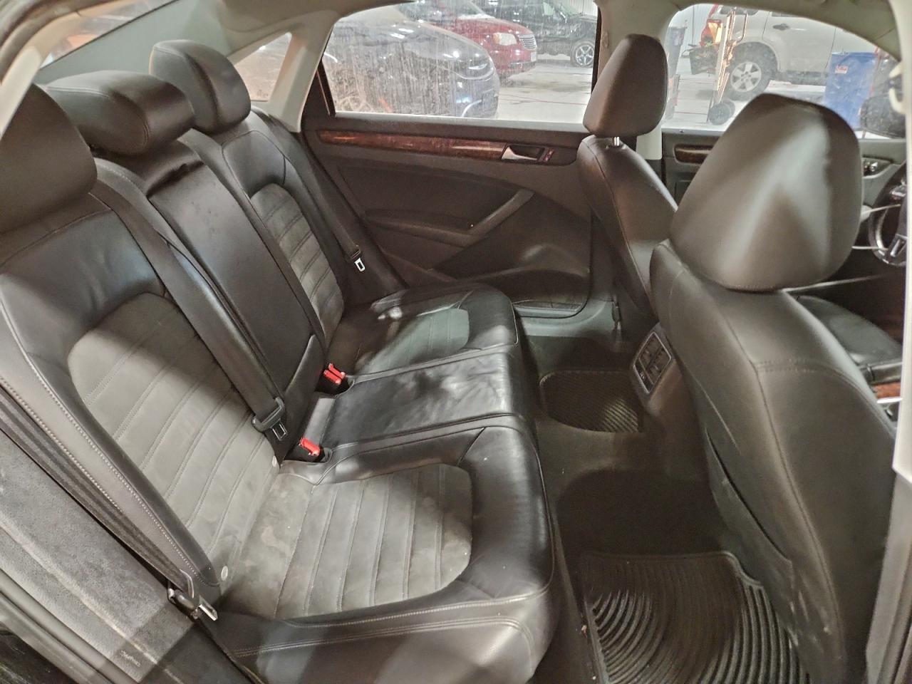 VOLKSWAGEN PASSAT SEL