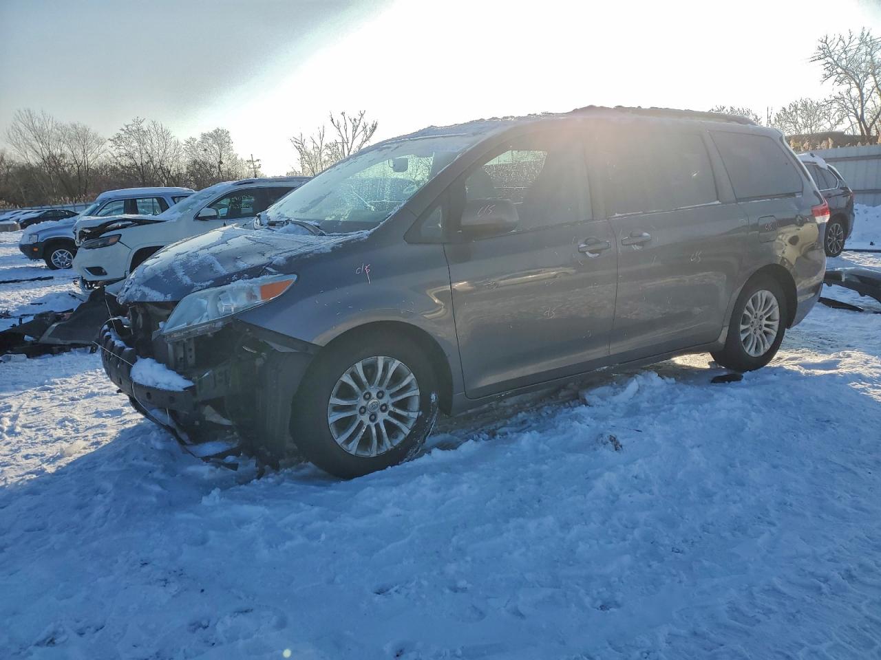 TOYOTA SIENNA XLE