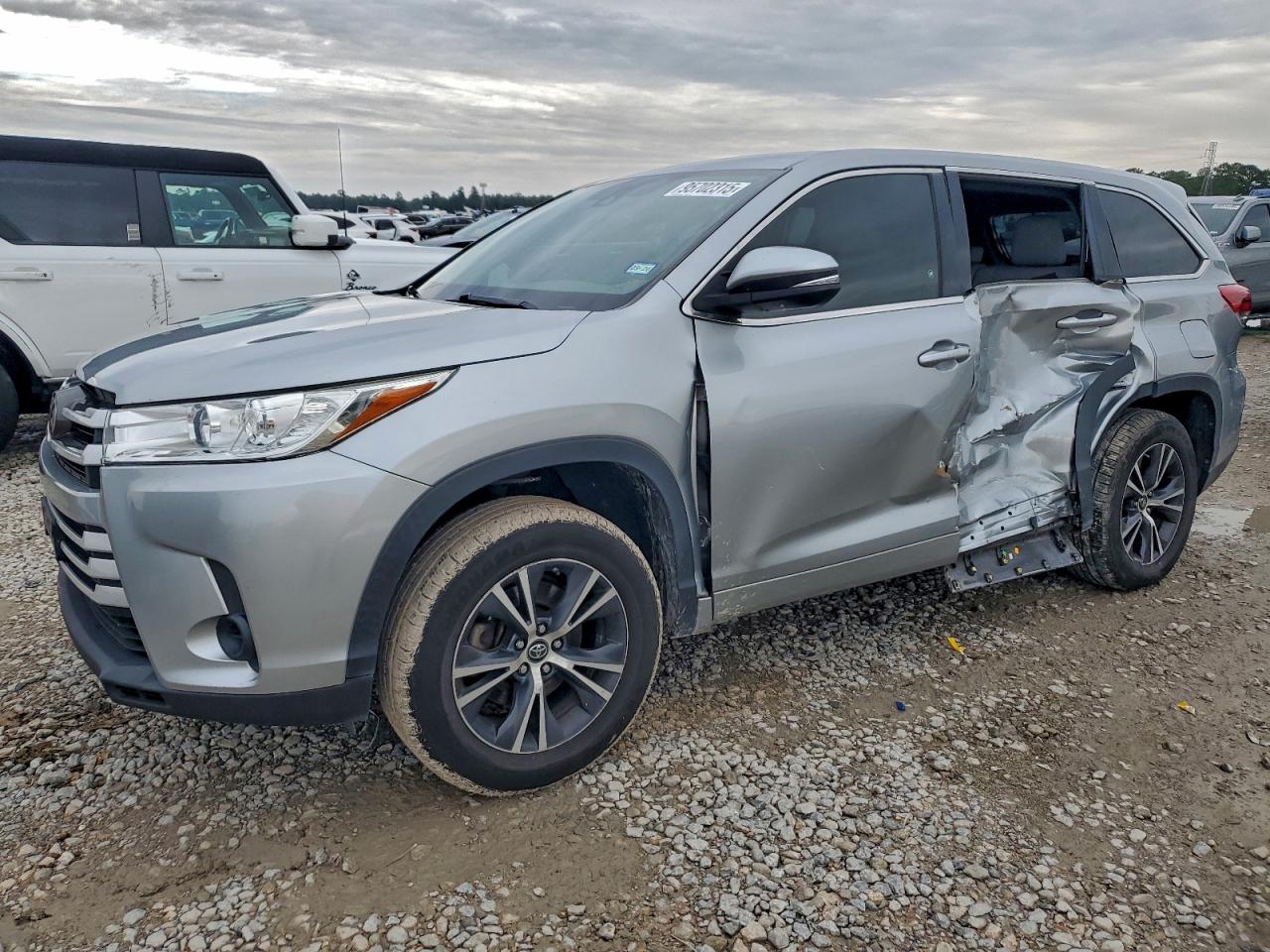 TOYOTA HIGHLANDER LE