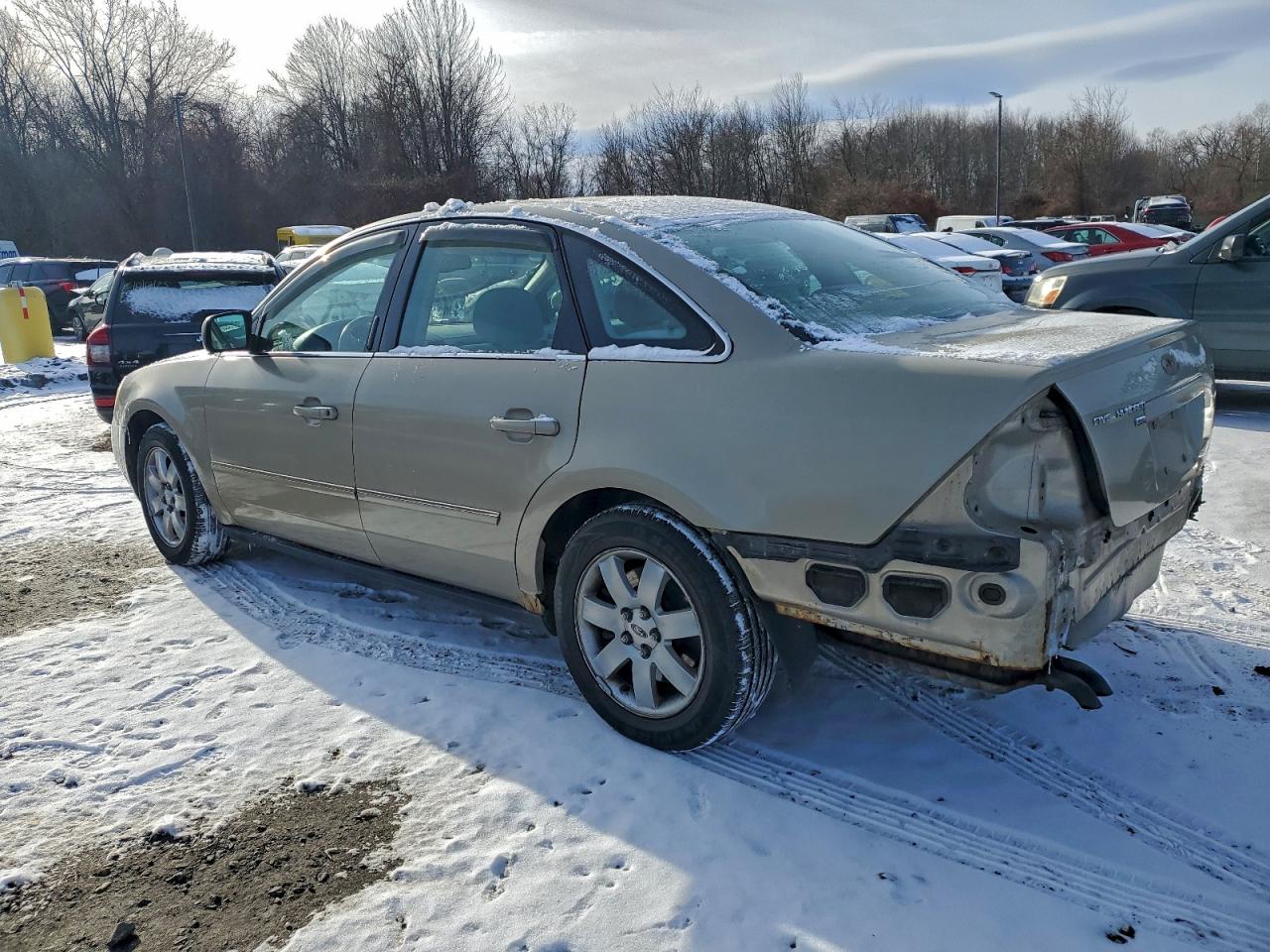 Lot #3316838670 2005 FORD FIVE HUNDR