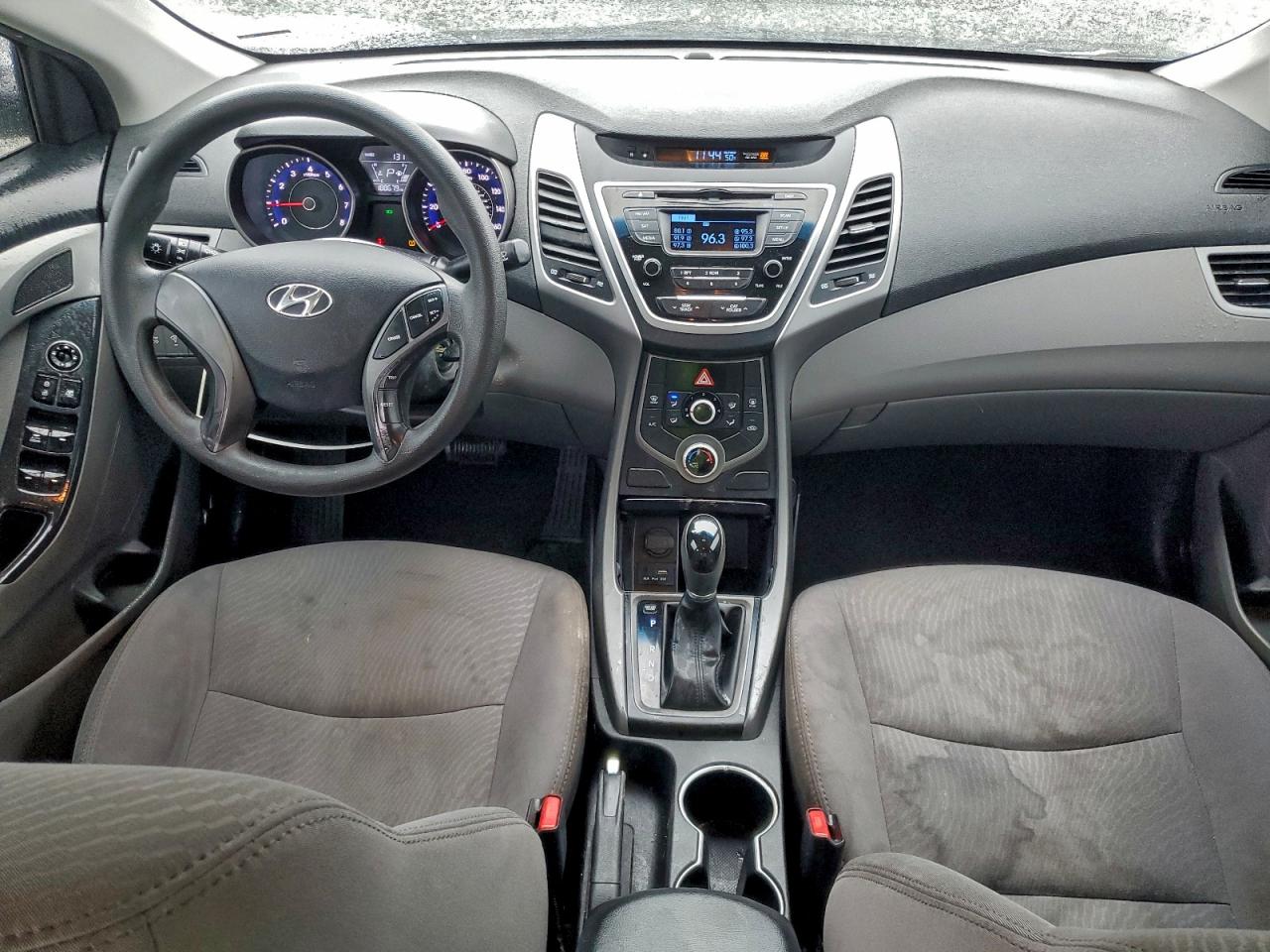 HYUNDAI ELANTRA SE