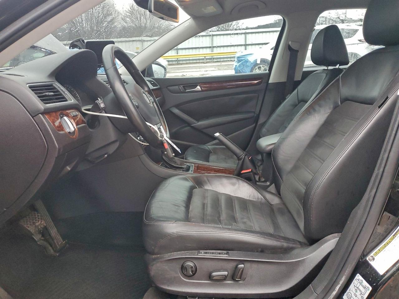 VOLKSWAGEN PASSAT SEL