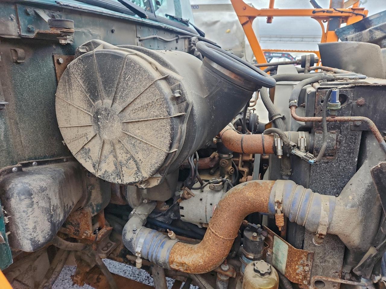 Lot #3315662809 2001 VOLVO UNKNOWN