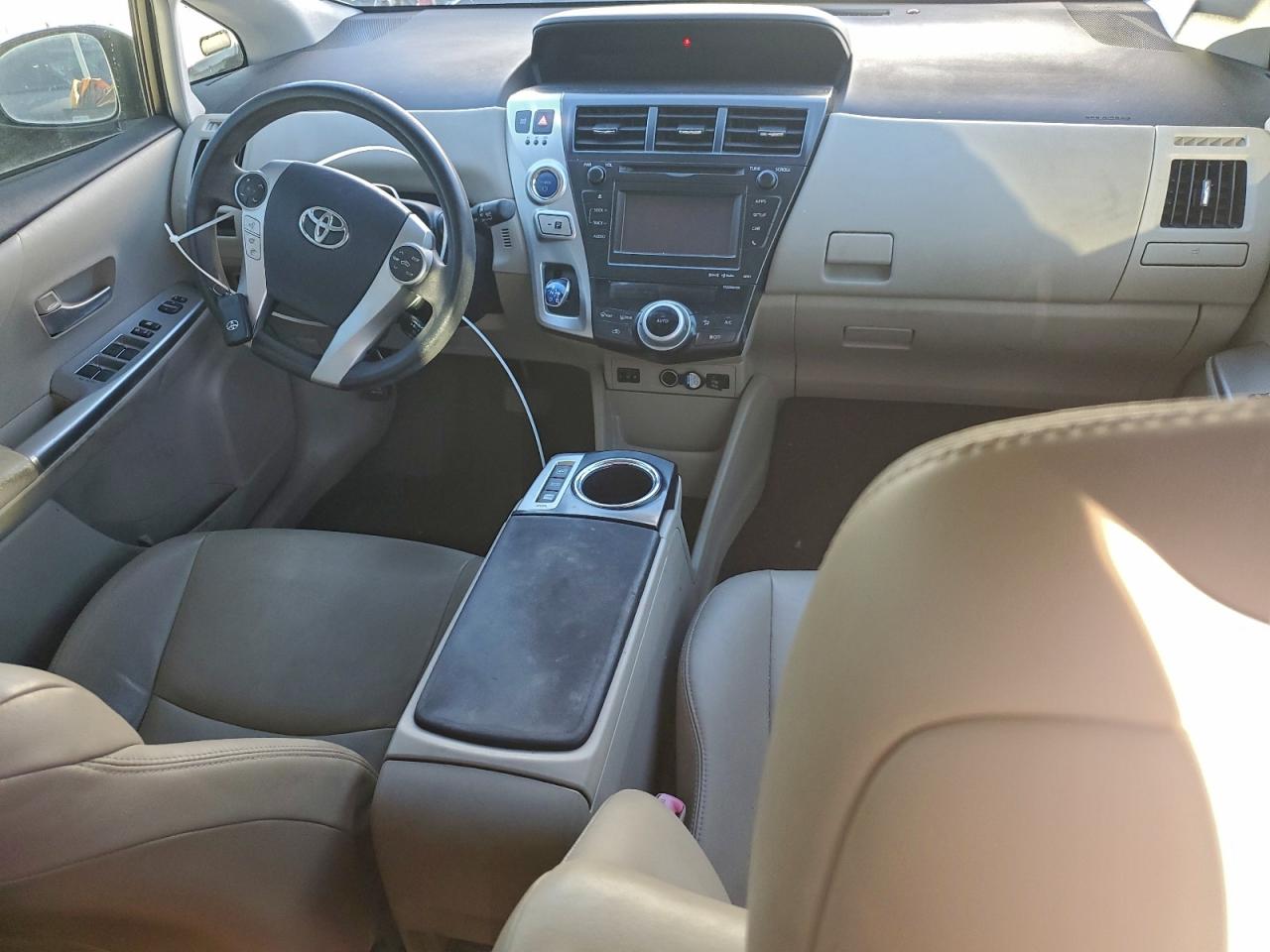 Lot #3311446375 2012 TOYOTA PRIUS V