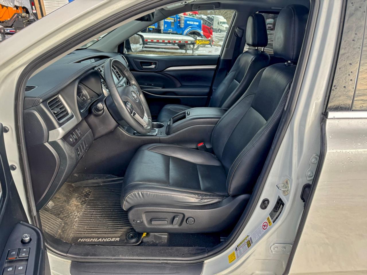 Lot #3316736420 2019 TOYOTA HIGHLANDER