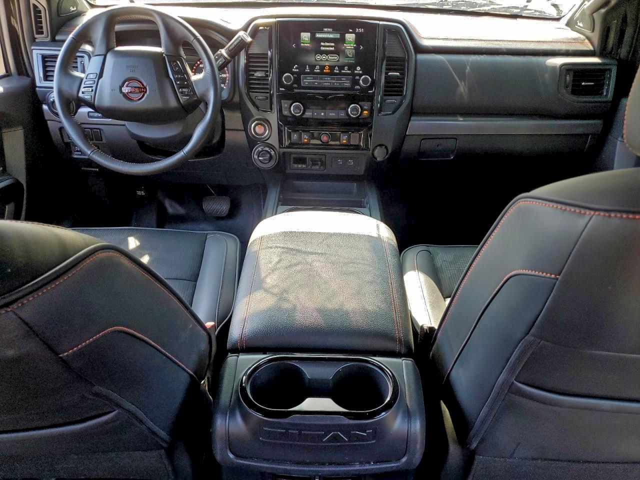 NISSAN TITAN SV