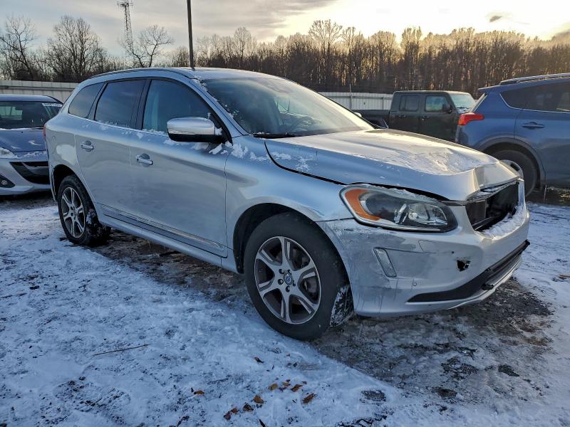 2015 VOLVO XC60 T6 PL #3317778072
