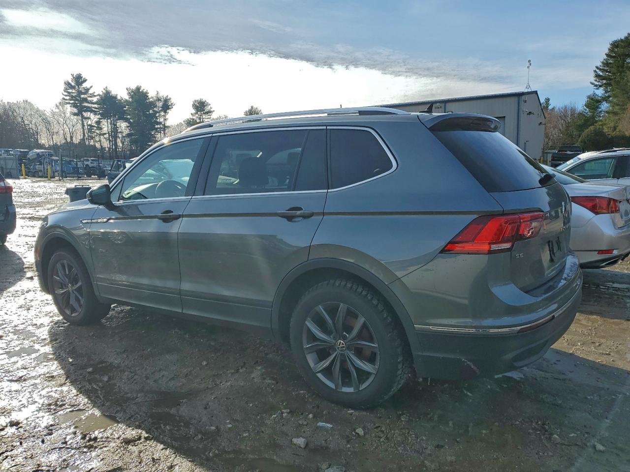 VOLKSWAGEN TIGUAN SE