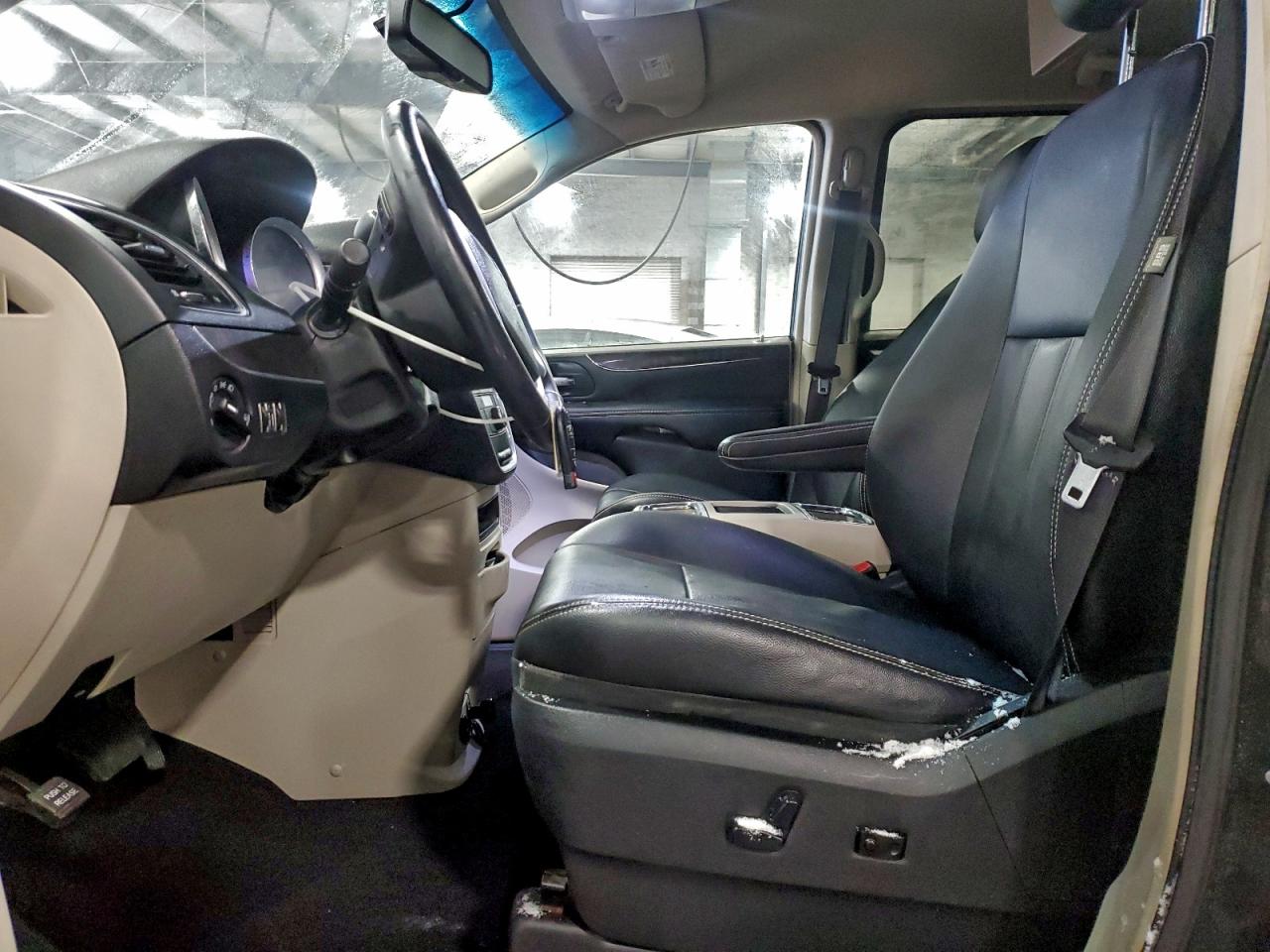 CHRYSLER TOWN & COUNTRY TOURING