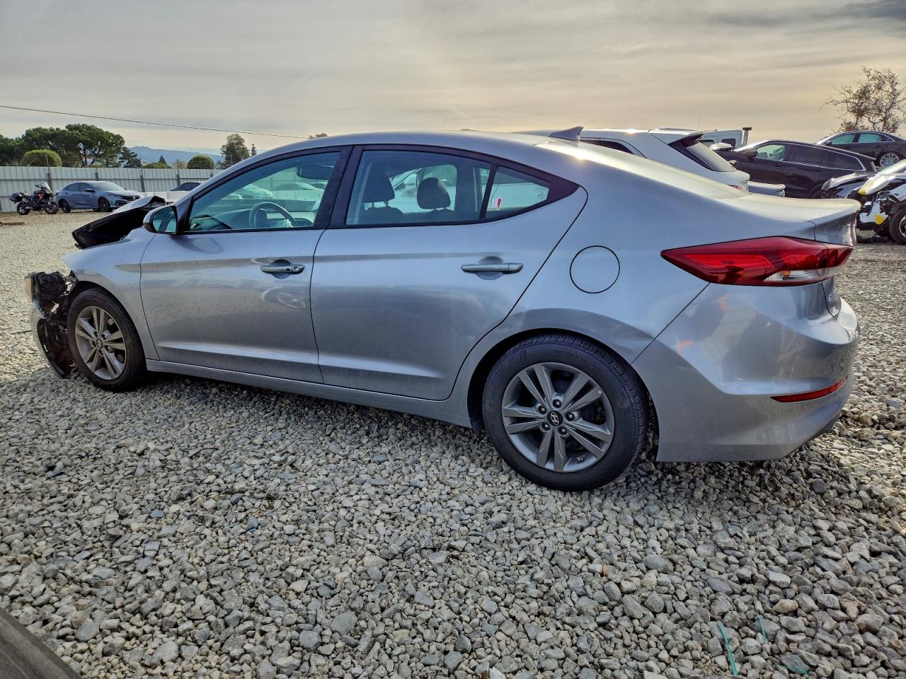 HYUNDAI ELANTRA SE