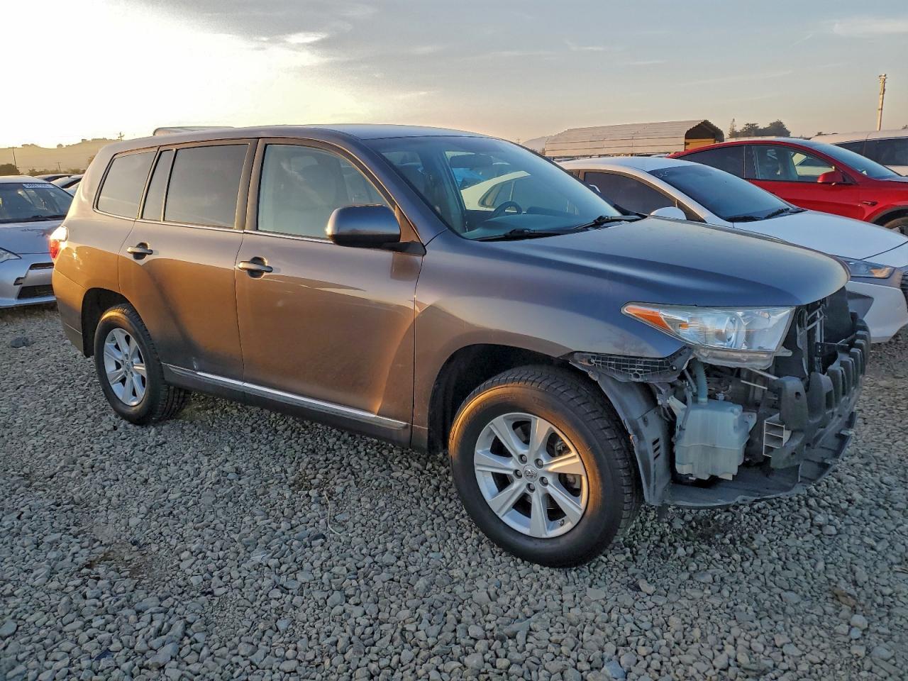 TOYOTA HIGHLANDER BASE
