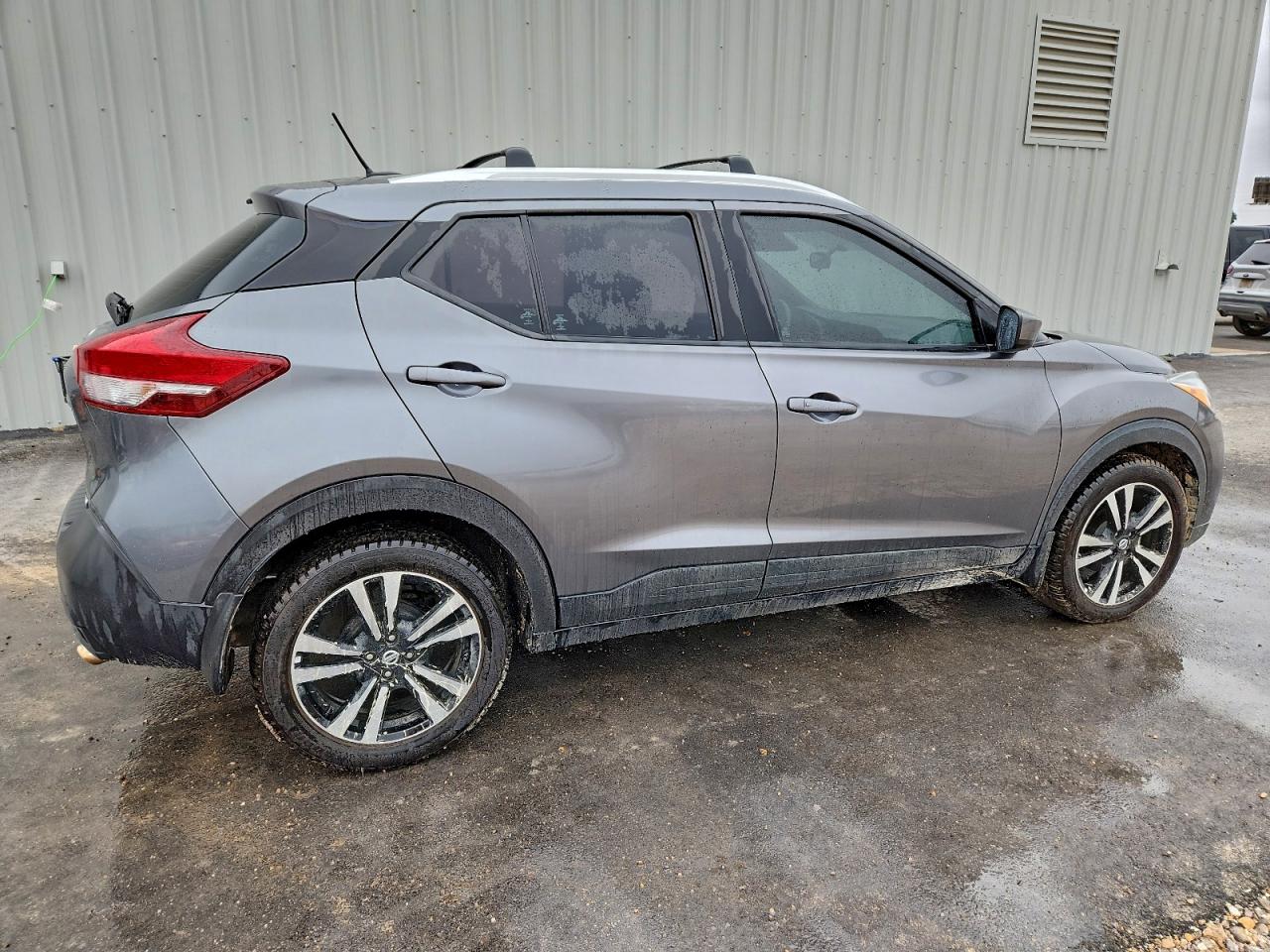 NISSAN KICKS S