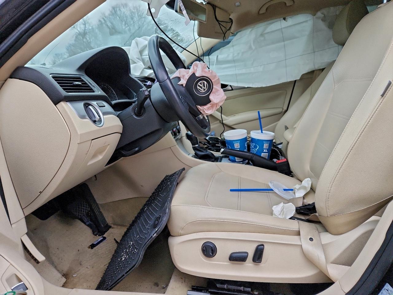 Lot #3311690309 2013 VOLKSWAGEN PASSAT SE