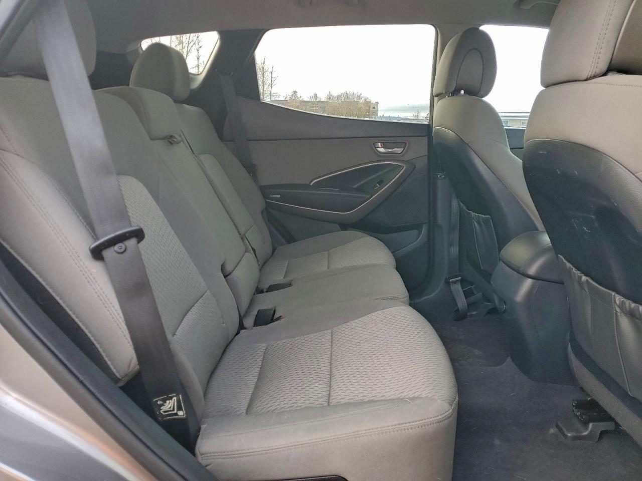 Lot #3302964634 2016 HYUNDAI SANTA FE S