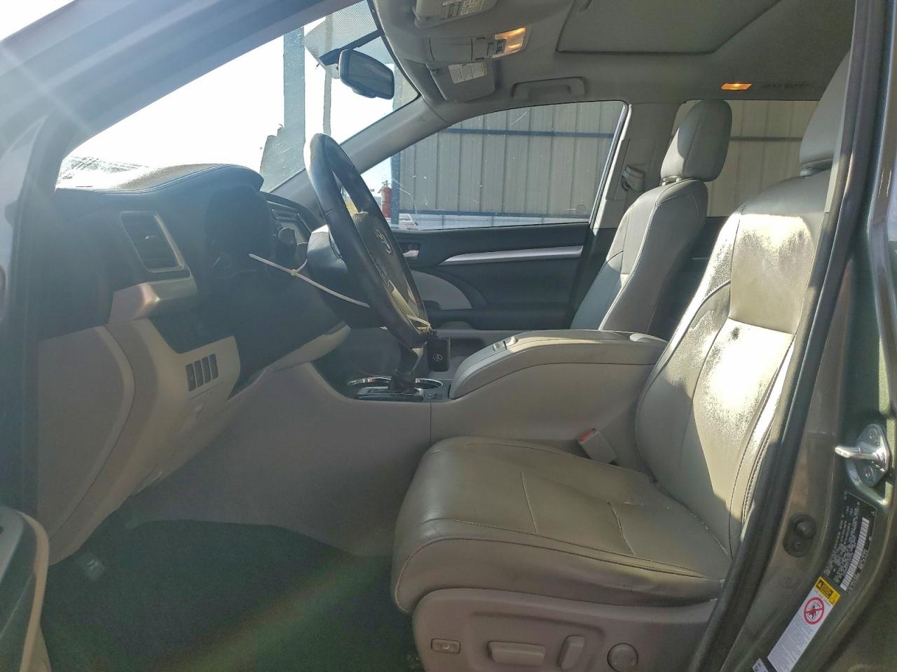 Lot #3317721079 2015 TOYOTA HIGHLANDER