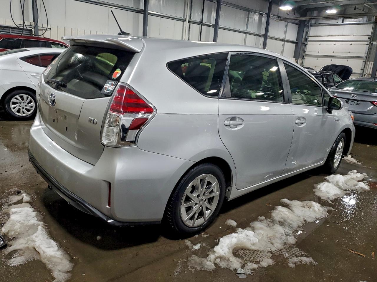TOYOTA PRIUS V