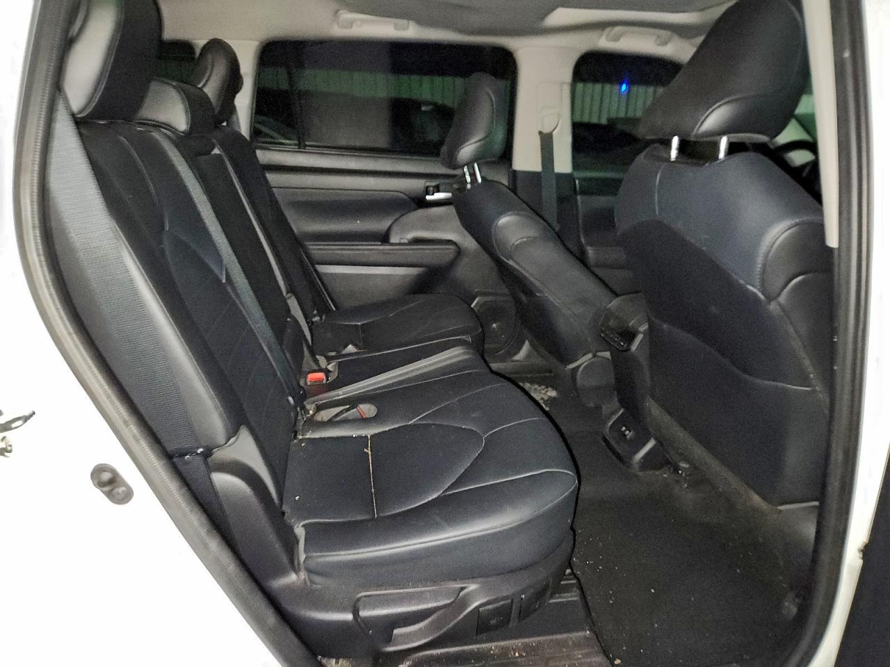 TOYOTA HIGHLANDER XLE