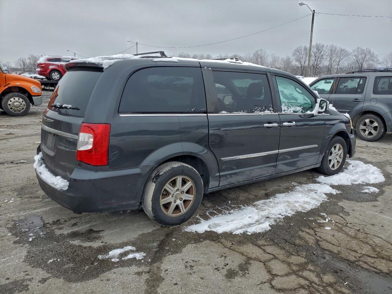 CHRYSLER TOWN & COUNTRY TOURING
