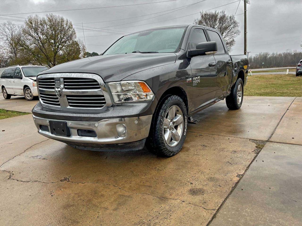 Lot #3305299303 2019 RAM 1500 CLASS