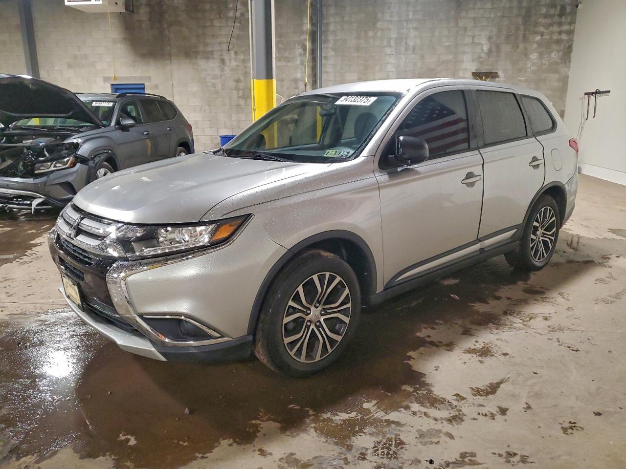 Lot #3302886938 2018 MITSUBISHI OUTLANDER