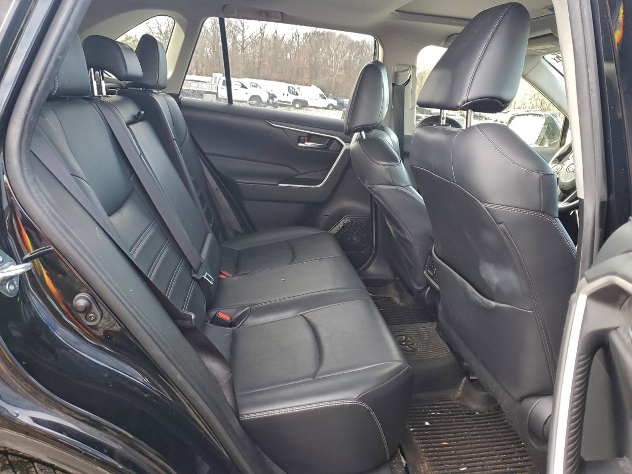 TOYOTA RAV4 XLE PREMIUM