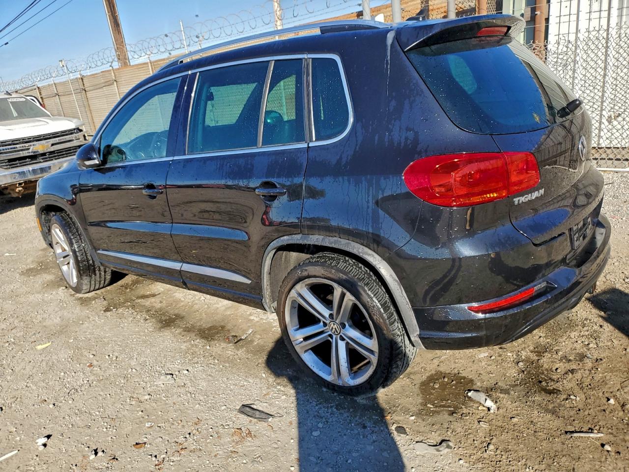 VOLKSWAGEN TIGUAN S